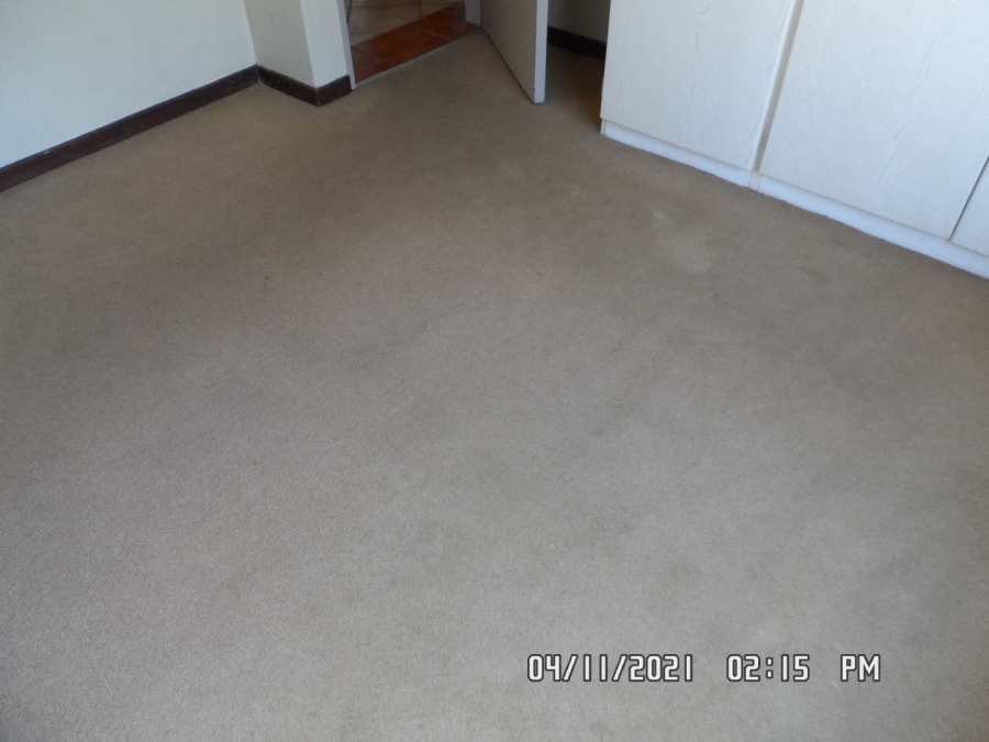 2 Bedroom Property for Sale in Faerie Glen Gauteng