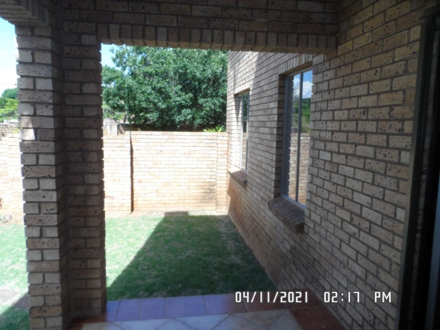 2 Bedroom Property for Sale in Faerie Glen Gauteng
