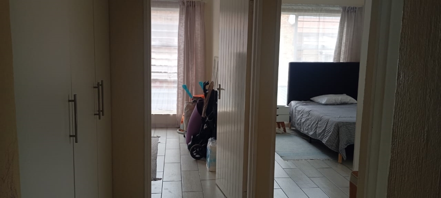 To Let 3 Bedroom Property for Rent in New Redruth Gauteng