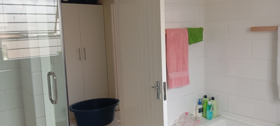 To Let 3 Bedroom Property for Rent in New Redruth Gauteng