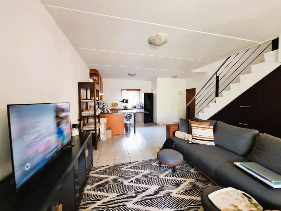 To Let 2 Bedroom Property for Rent in Magaliessig Gauteng