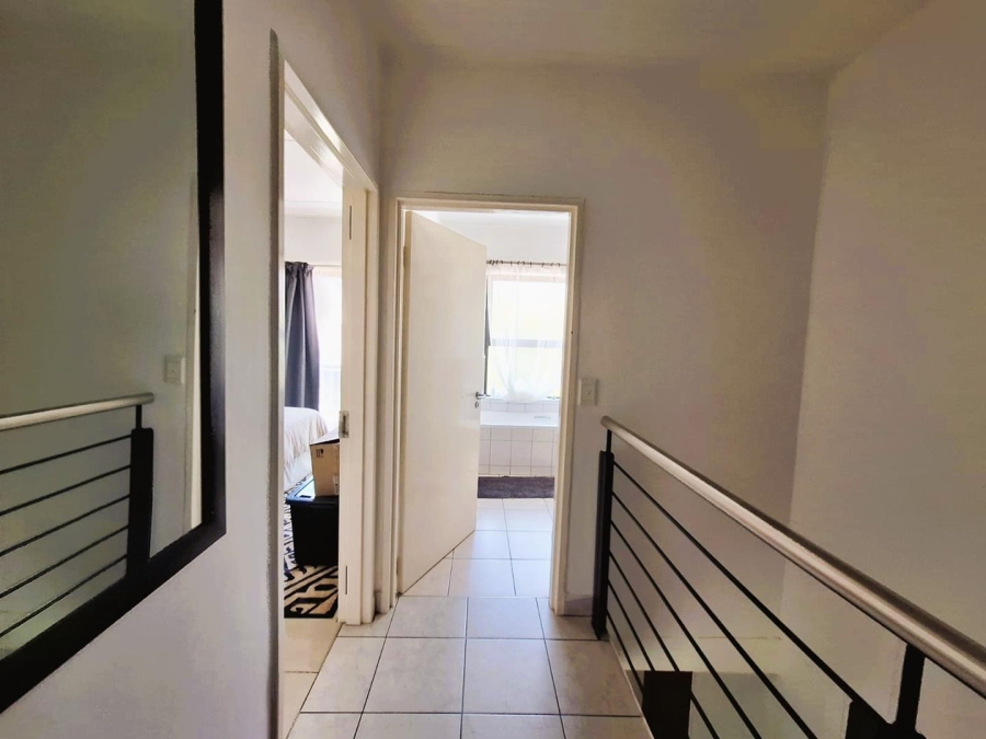 To Let 2 Bedroom Property for Rent in Magaliessig Gauteng