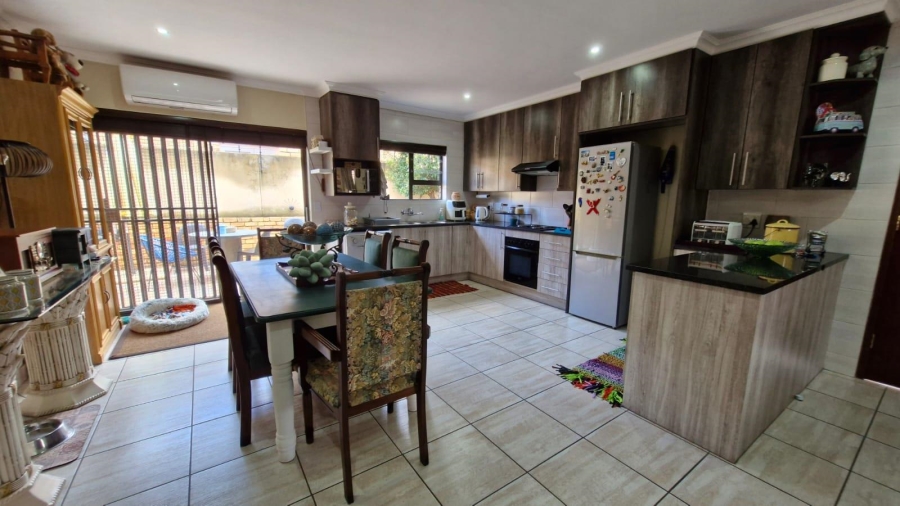 To Let 3 Bedroom Property for Rent in New Redruth Gauteng