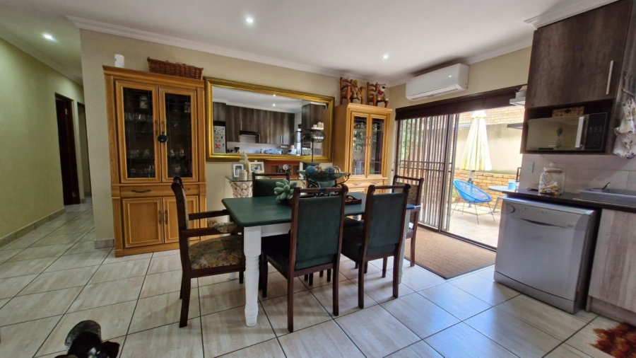 To Let 3 Bedroom Property for Rent in New Redruth Gauteng