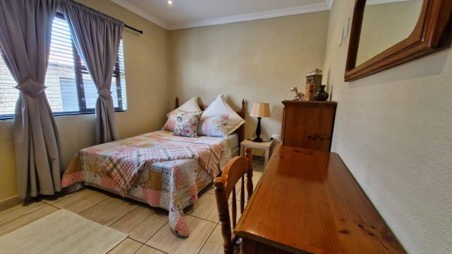 To Let 3 Bedroom Property for Rent in New Redruth Gauteng