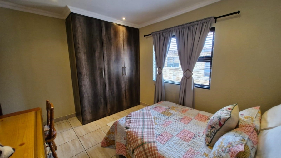 To Let 3 Bedroom Property for Rent in New Redruth Gauteng