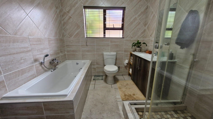 To Let 3 Bedroom Property for Rent in New Redruth Gauteng