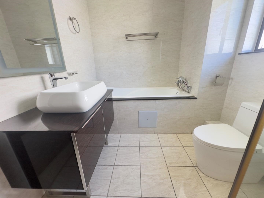 To Let 3 Bedroom Property for Rent in Fourways Gauteng