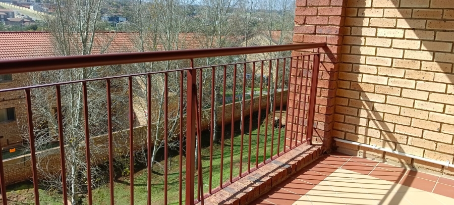 To Let 1 Bedroom Property for Rent in Honeydew Grove Gauteng