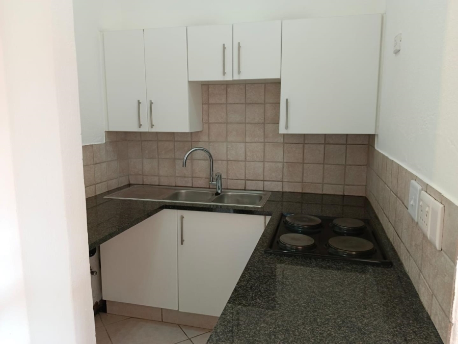 To Let 1 Bedroom Property for Rent in Honeydew Grove Gauteng