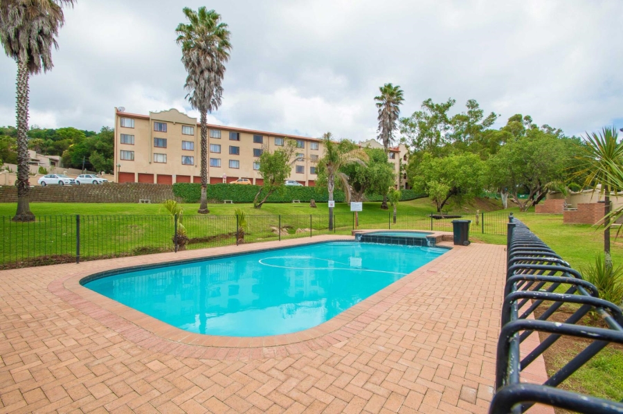 To Let 2 Bedroom Property for Rent in Helderkruin Gauteng