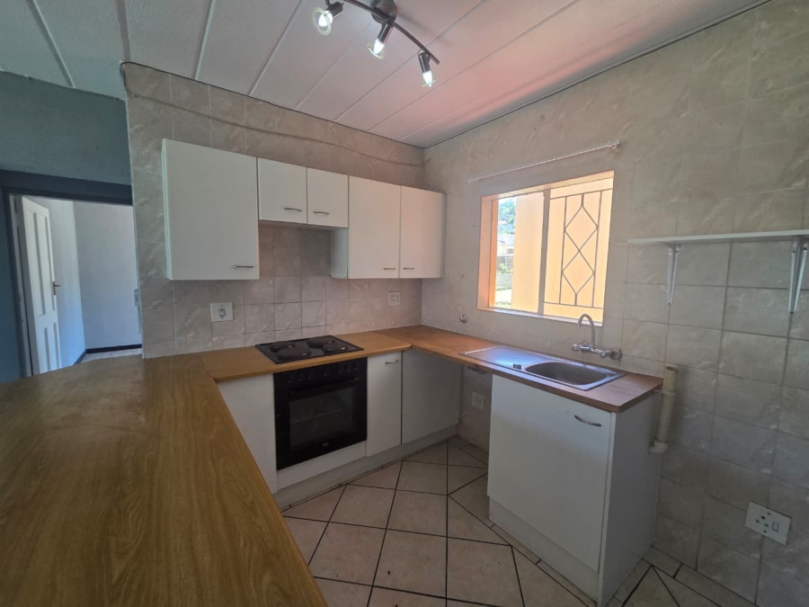 To Let 2 Bedroom Property for Rent in Helderkruin Gauteng