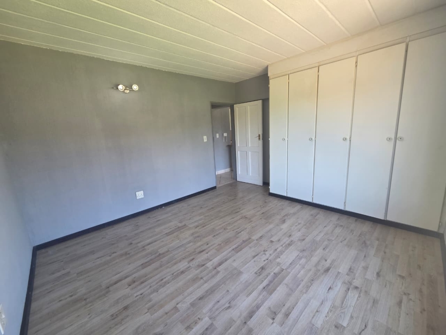 To Let 2 Bedroom Property for Rent in Helderkruin Gauteng