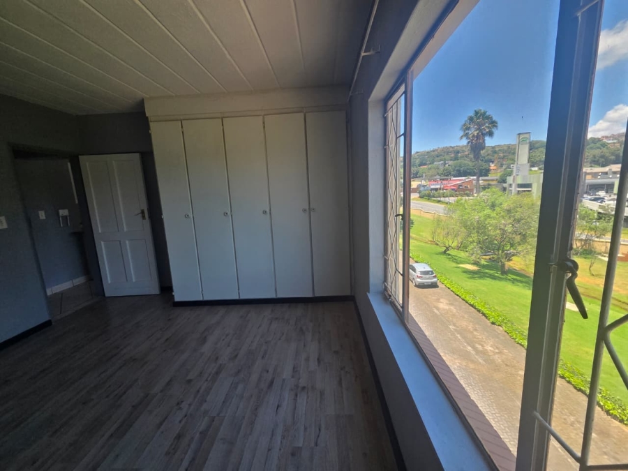 To Let 2 Bedroom Property for Rent in Helderkruin Gauteng