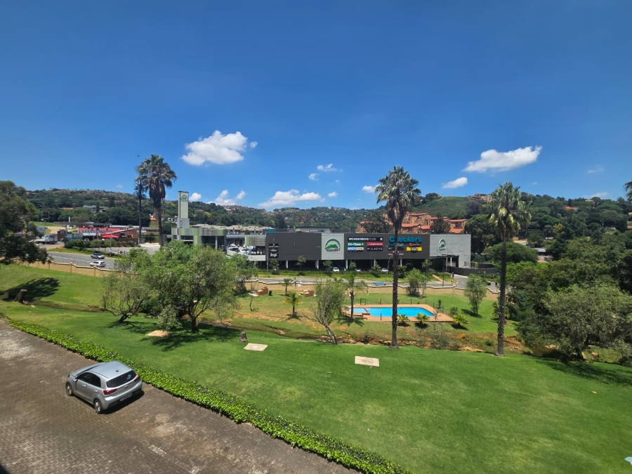 To Let 2 Bedroom Property for Rent in Helderkruin Gauteng