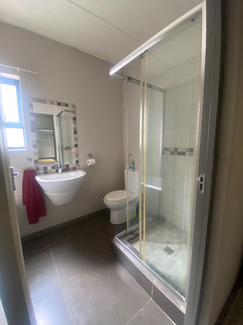 2 Bedroom Property for Sale in Honeydew Grove Gauteng