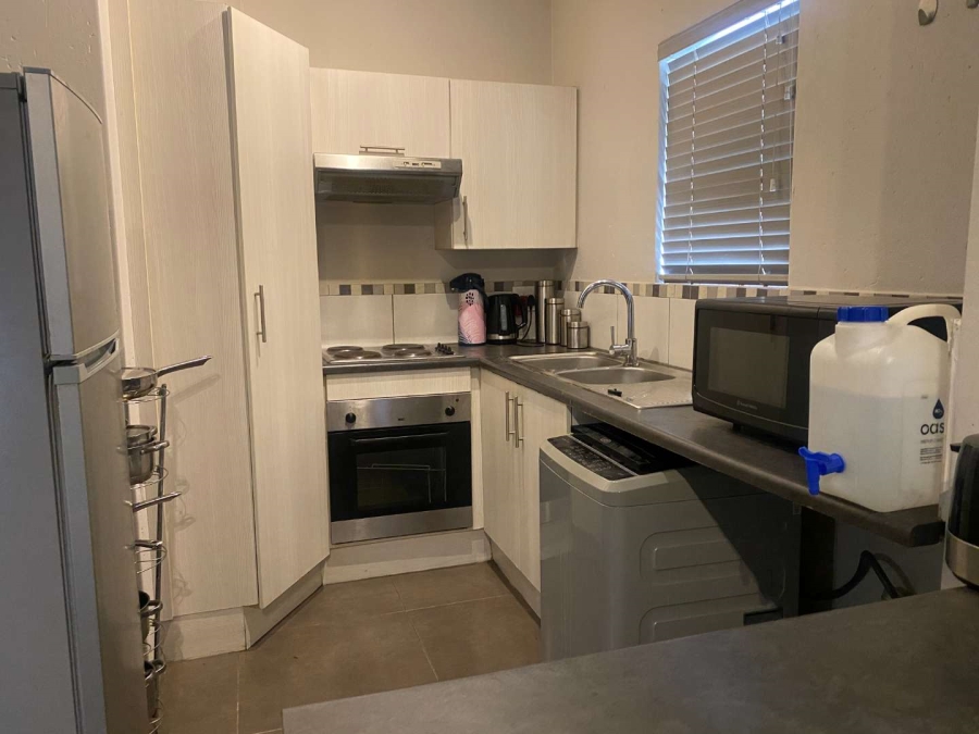 2 Bedroom Property for Sale in Honeydew Grove Gauteng