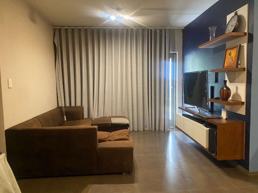 2 Bedroom Property for Sale in Honeydew Grove Gauteng