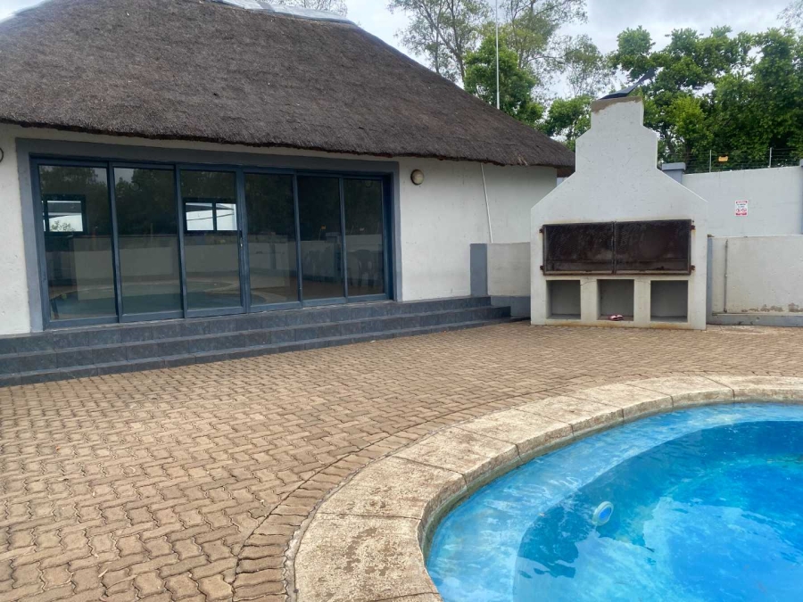 2 Bedroom Property for Sale in Honeydew Grove Gauteng