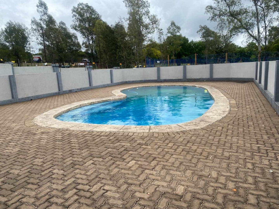 2 Bedroom Property for Sale in Honeydew Grove Gauteng