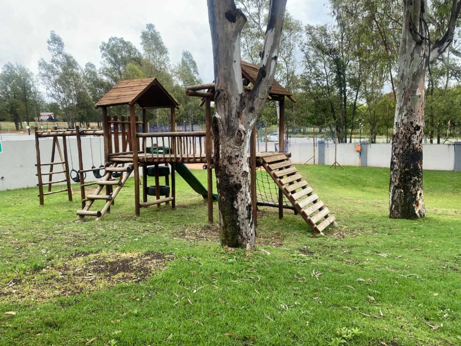 2 Bedroom Property for Sale in Honeydew Grove Gauteng