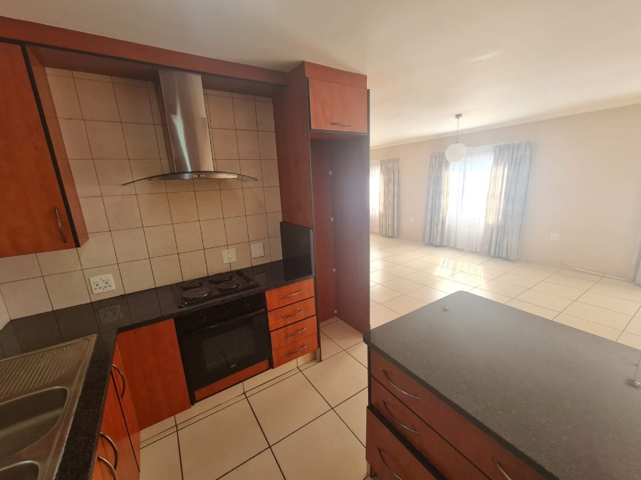 To Let 3 Bedroom Property for Rent in Fontainebleau Gauteng