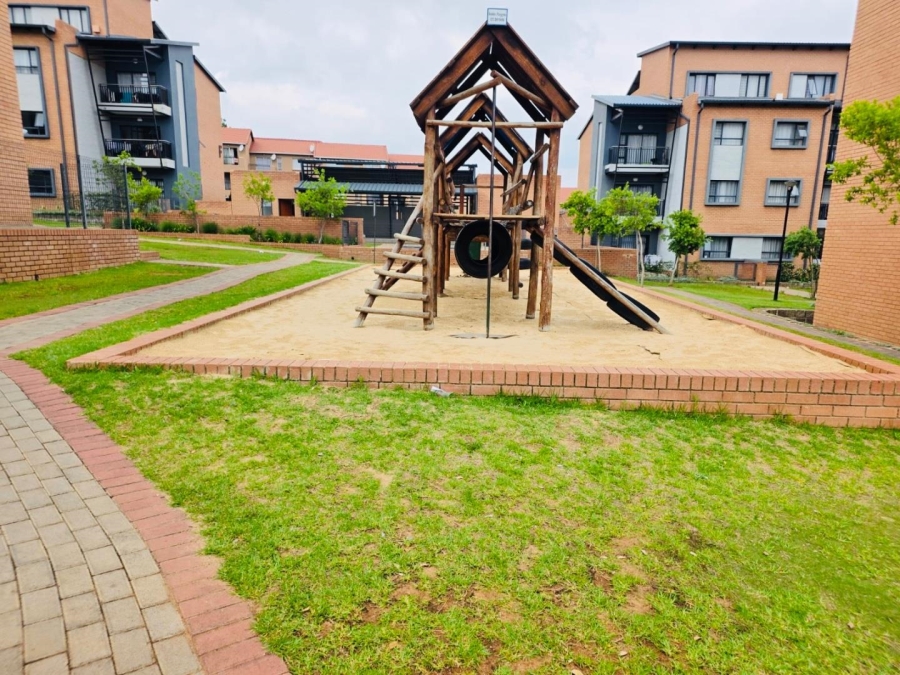 To Let 2 Bedroom Property for Rent in Vorna Valley Gauteng