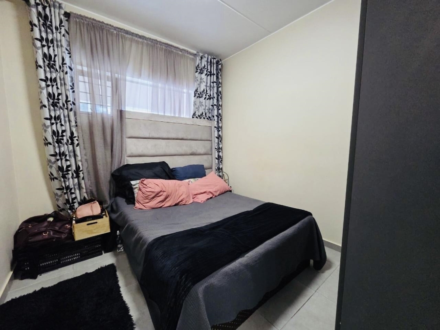 To Let 2 Bedroom Property for Rent in Vorna Valley Gauteng