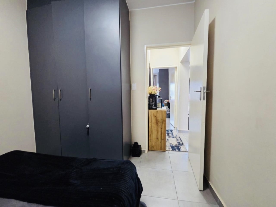 To Let 2 Bedroom Property for Rent in Vorna Valley Gauteng
