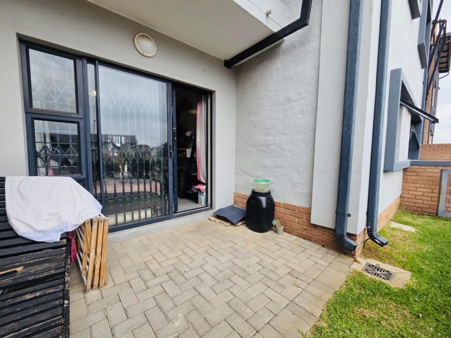 To Let 2 Bedroom Property for Rent in Vorna Valley Gauteng