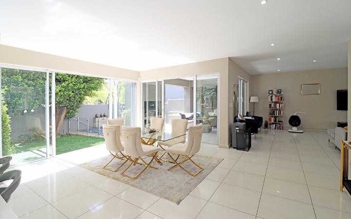 To Let 3 Bedroom Property for Rent in Sandown Gauteng