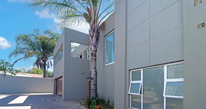 To Let 3 Bedroom Property for Rent in Sandown Gauteng
