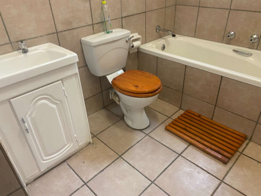 To Let 2 Bedroom Property for Rent in Paulshof Gauteng