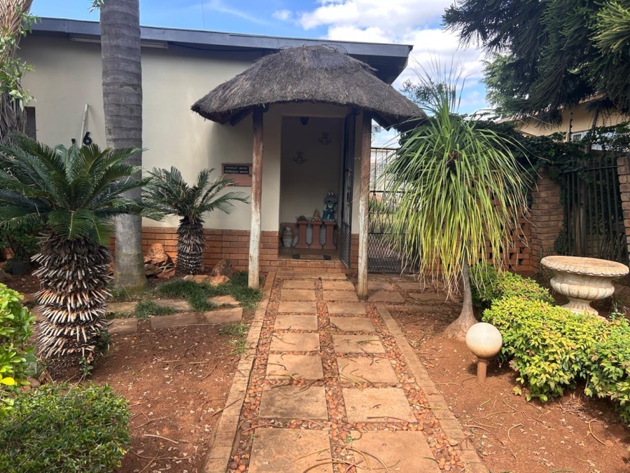 4 Bedroom Property for Sale in Jan Niemand Park Gauteng