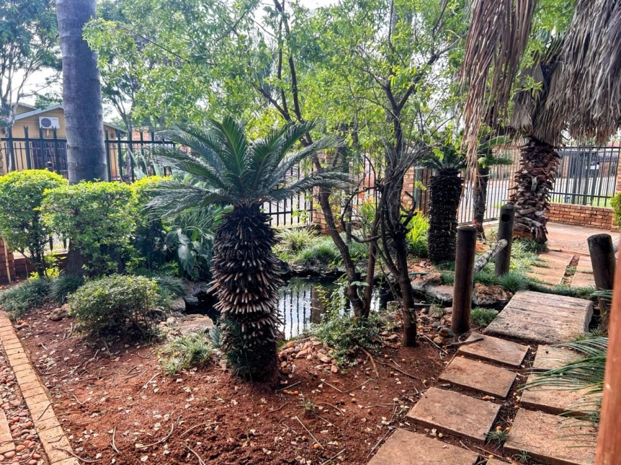 4 Bedroom Property for Sale in Jan Niemand Park Gauteng