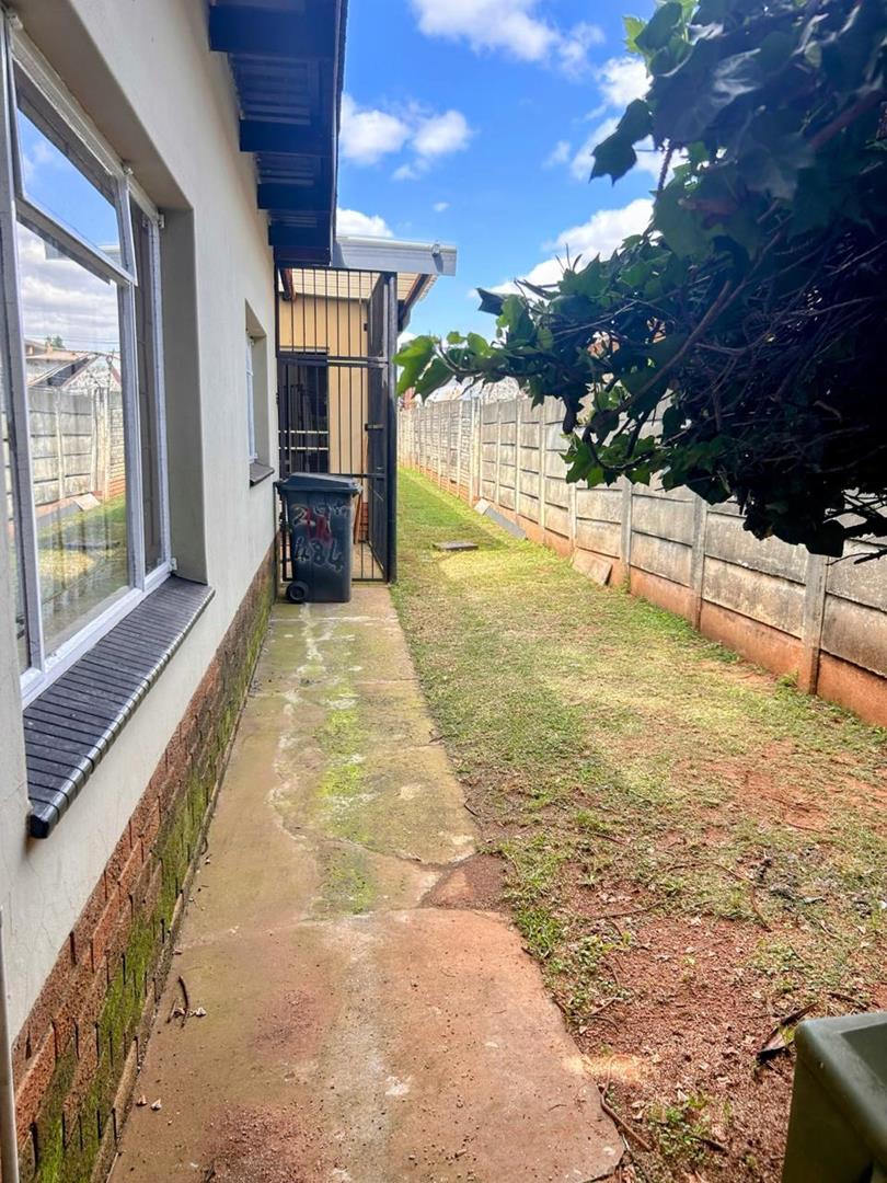 4 Bedroom Property for Sale in Jan Niemand Park Gauteng