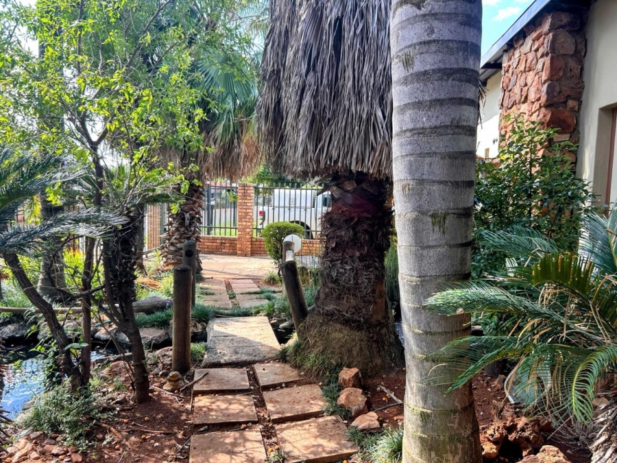 4 Bedroom Property for Sale in Jan Niemand Park Gauteng