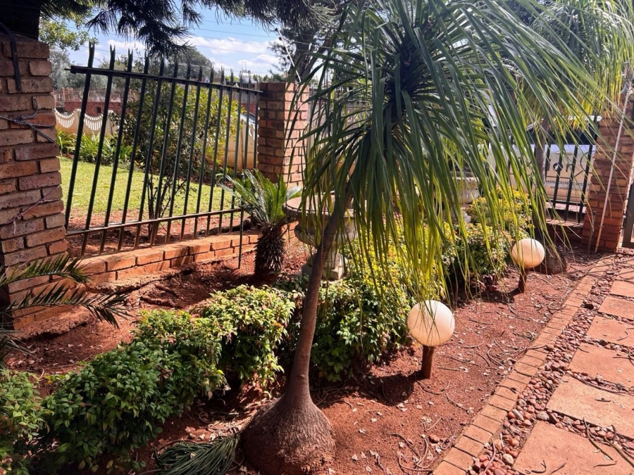 4 Bedroom Property for Sale in Jan Niemand Park Gauteng