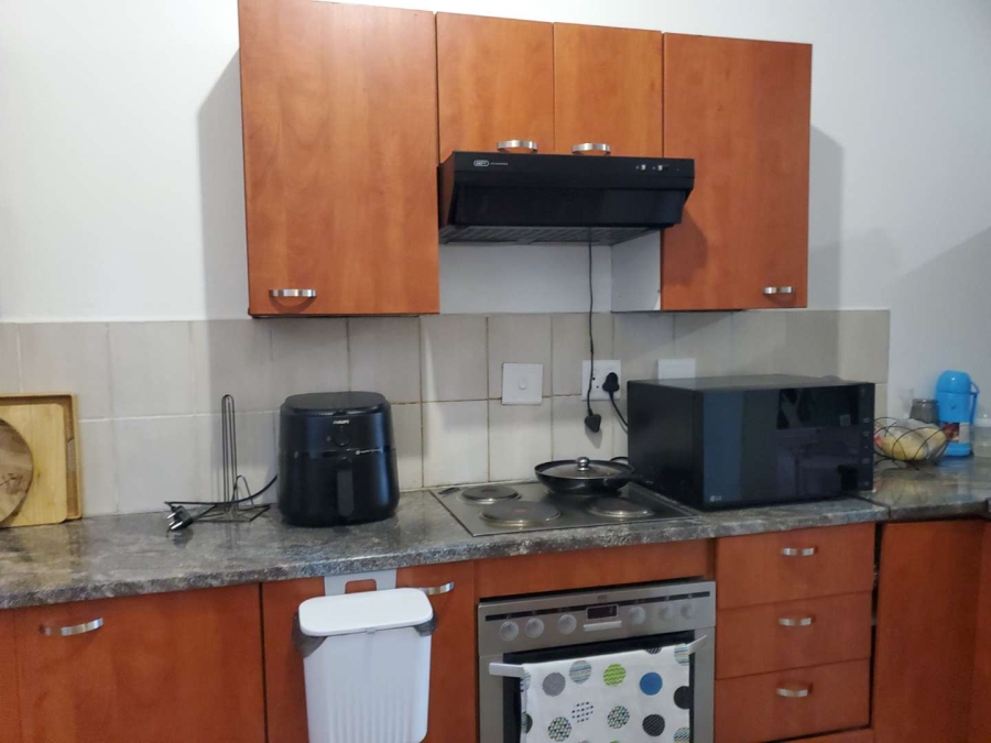 To Let 2 Bedroom Property for Rent in Little Falls Gauteng