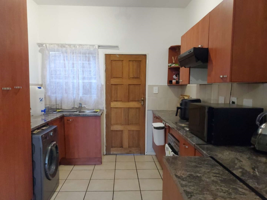 To Let 2 Bedroom Property for Rent in Little Falls Gauteng