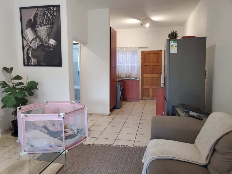 To Let 2 Bedroom Property for Rent in Little Falls Gauteng