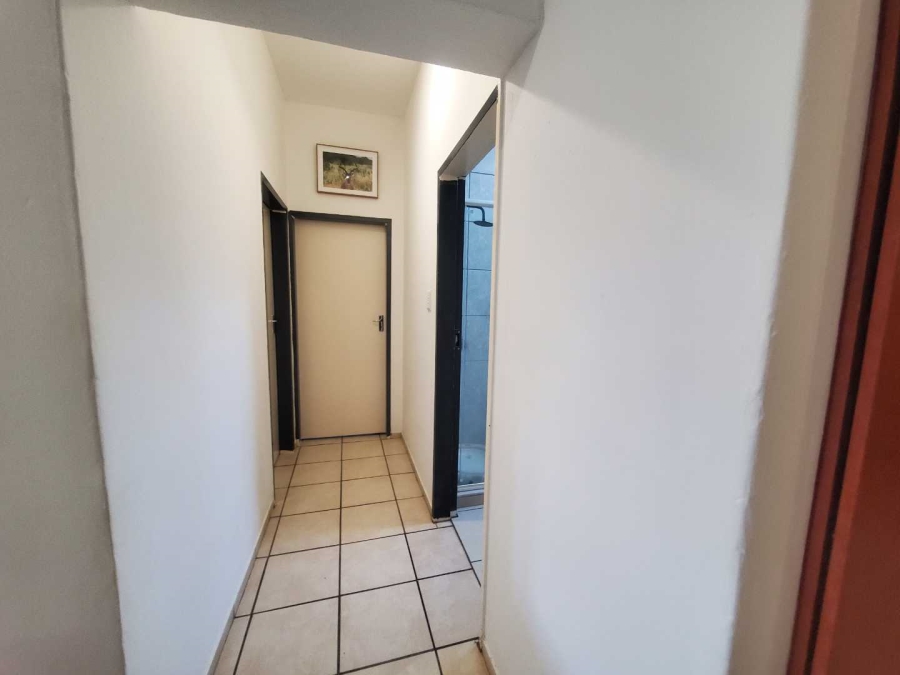 To Let 2 Bedroom Property for Rent in Little Falls Gauteng