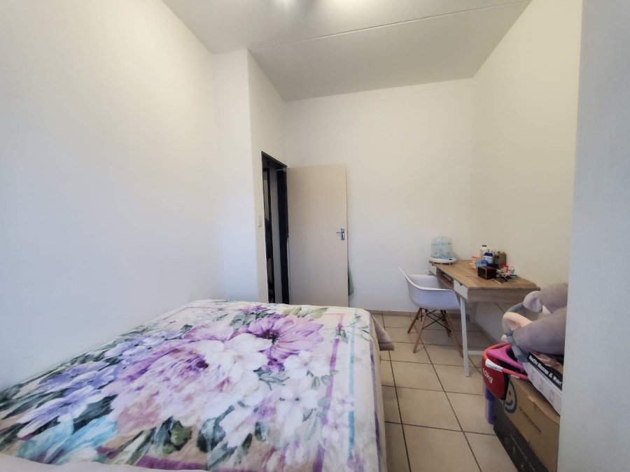 To Let 2 Bedroom Property for Rent in Little Falls Gauteng