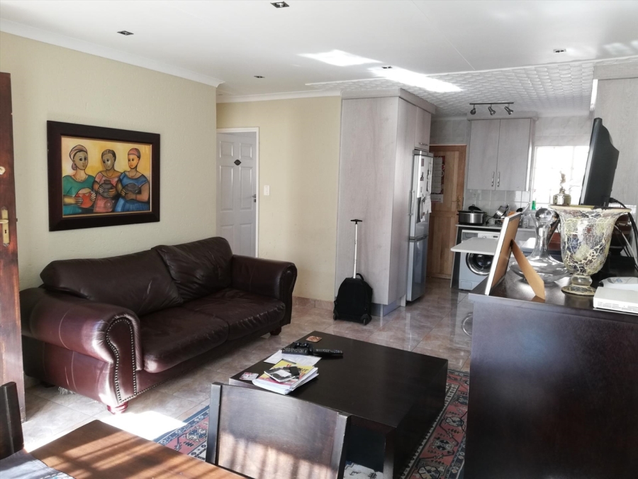 To Let 2 Bedroom Property for Rent in Allens Nek Gauteng