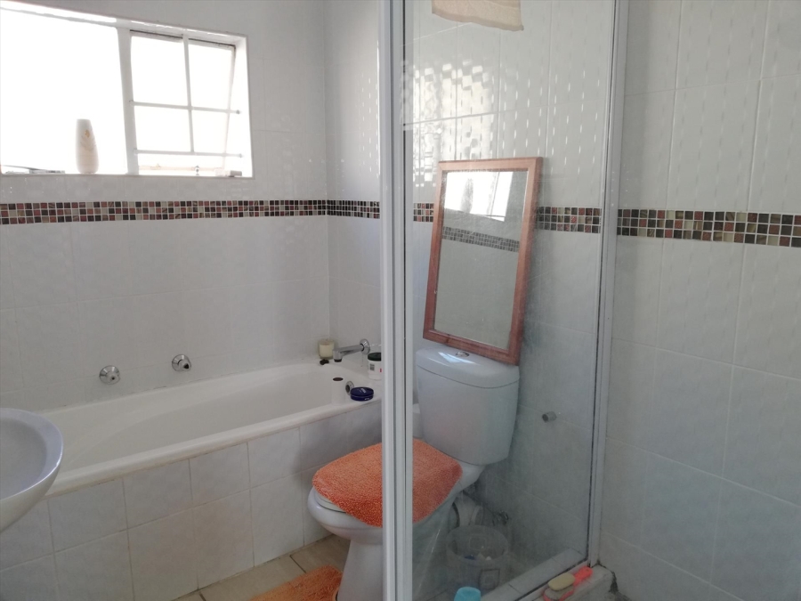 To Let 2 Bedroom Property for Rent in Allens Nek Gauteng