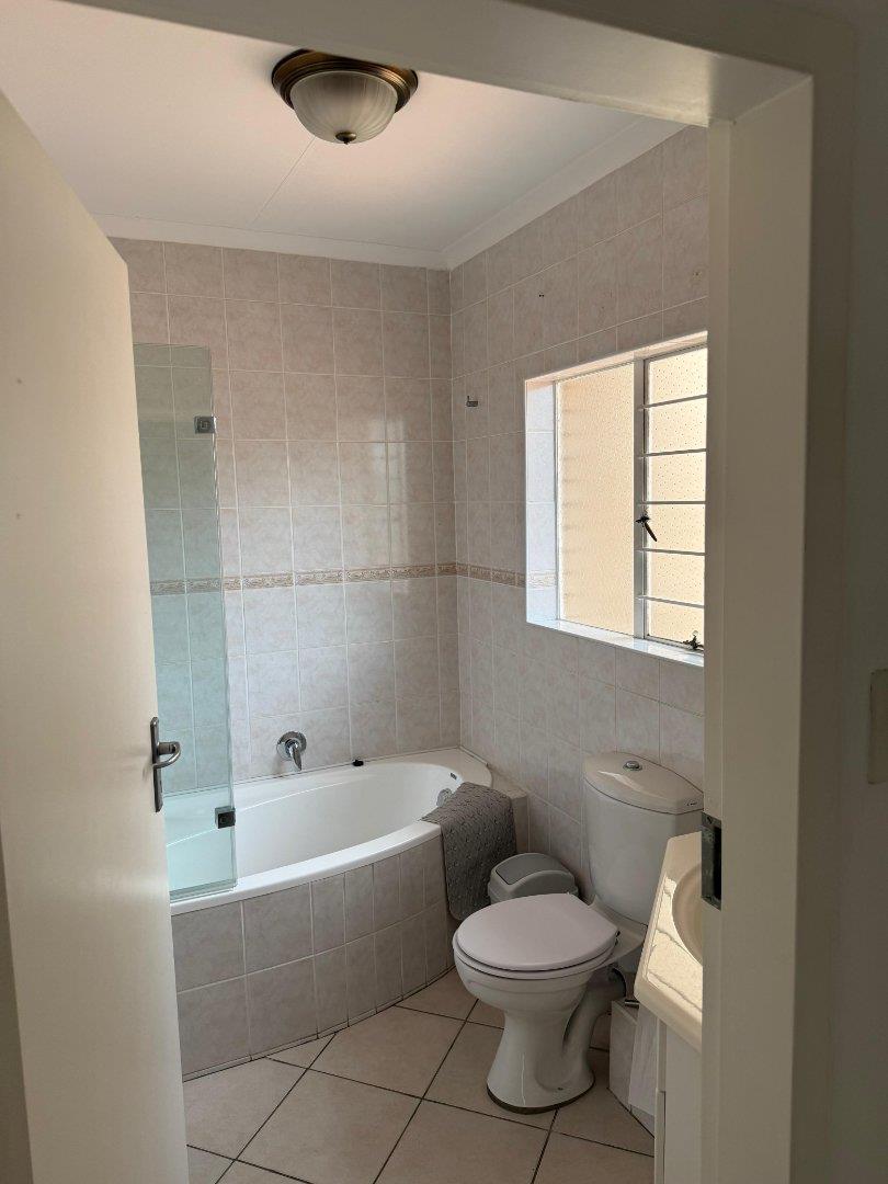 To Let 3 Bedroom Property for Rent in Morningside Gauteng