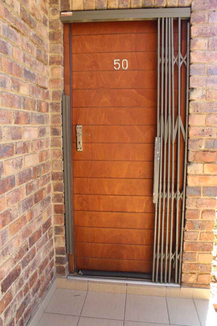 To Let 2 Bedroom Property for Rent in Rooihuiskraal Gauteng