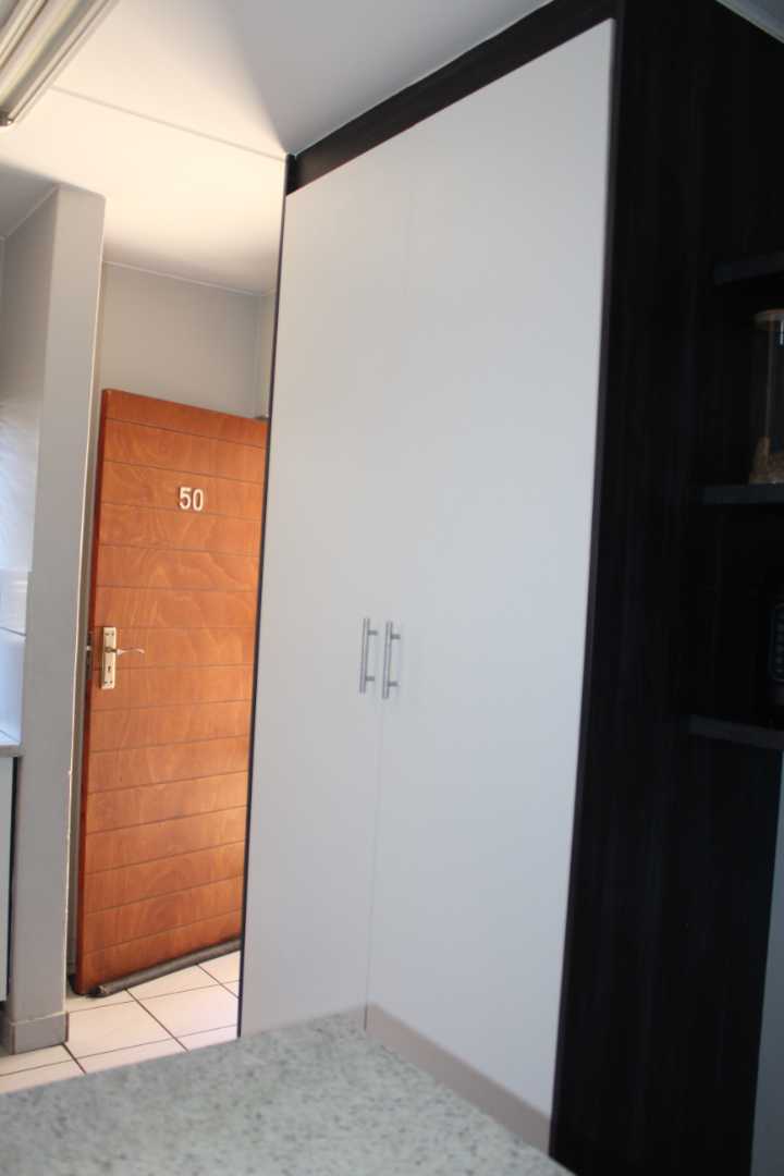 To Let 2 Bedroom Property for Rent in Rooihuiskraal Gauteng