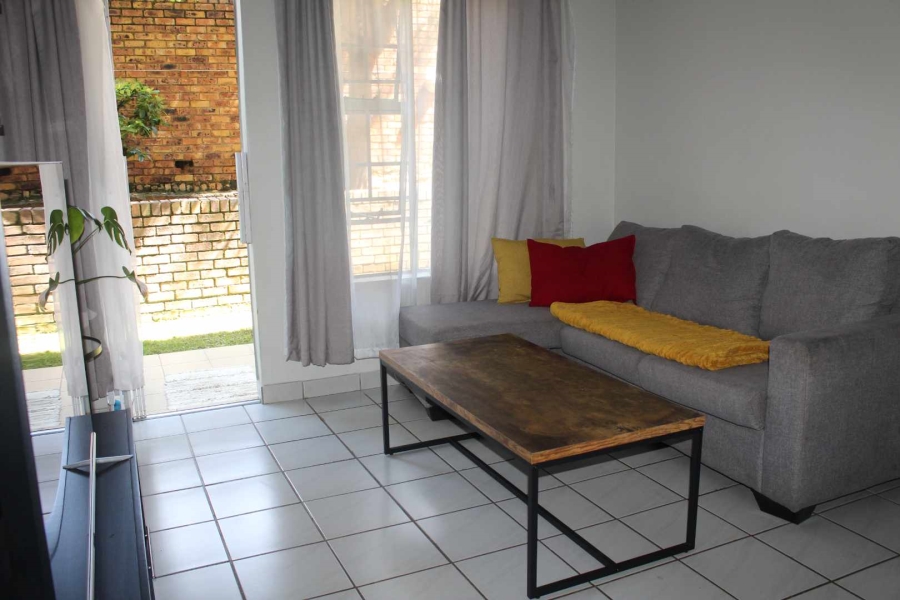 To Let 2 Bedroom Property for Rent in Rooihuiskraal Gauteng