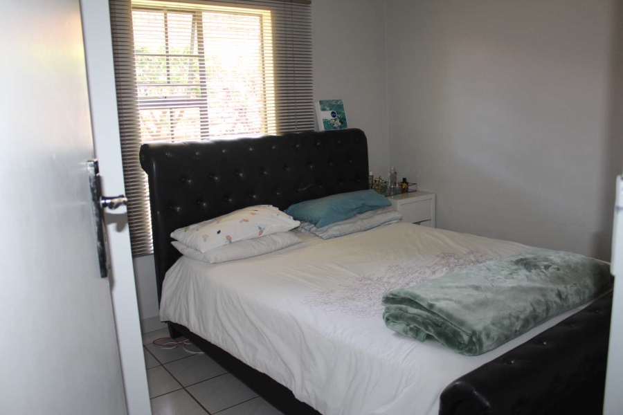 To Let 2 Bedroom Property for Rent in Rooihuiskraal Gauteng